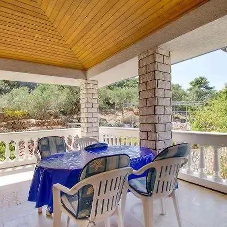 Apartment In 14848 Mali Losinj